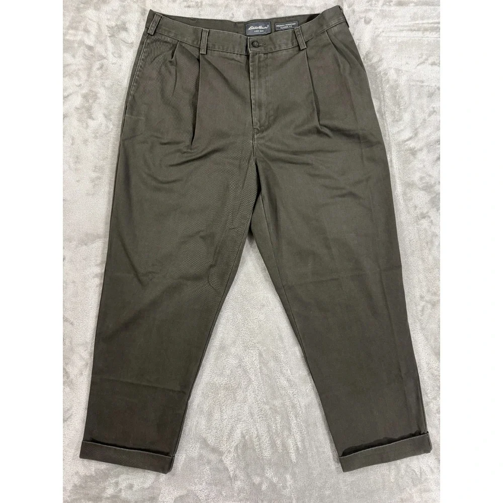 Eddie Bauer Chino Pants Mens 38x30 Green Classic Fit Pleated Wrinkle Resistant - Picture 1 of 16